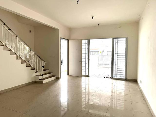 Double Storey Pristine Bandar Enstek Seremban