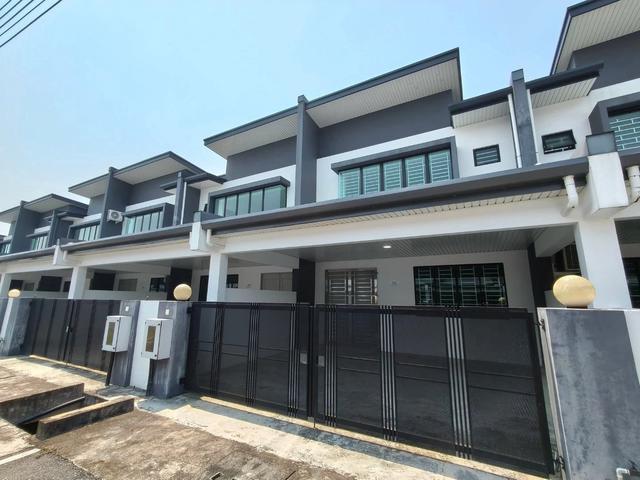 Double Storey Stampin Baru House FOR RENT