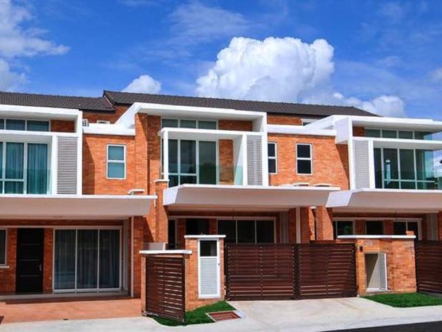 Double Storey Superlink 22 x 75 Goodview Heights Kajang nr Semanja
