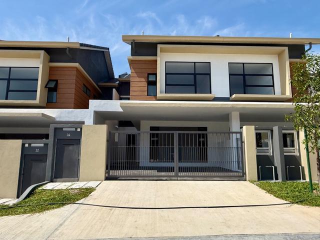 Double Storey Superlink 24x80 fasa Tilia Cahaya Alam U12 Shah Alam