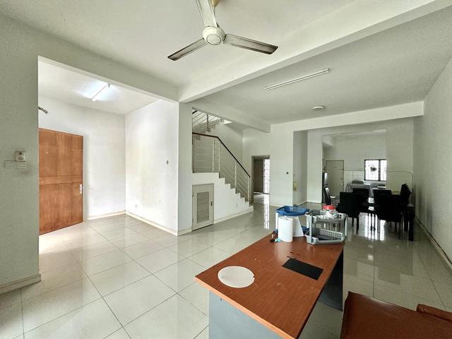Double Storey Superlink TMN KASIA GREEN NILAI