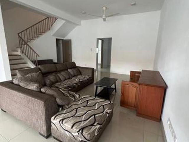 Double Storey Superlink Kota Bayuemas 4R4B Semi furnished