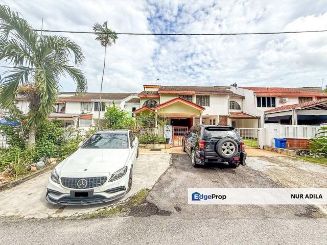 Double Storey Superlink Seksyen 8 Shah Alam 25 ftx 111 ft, Facing Playground