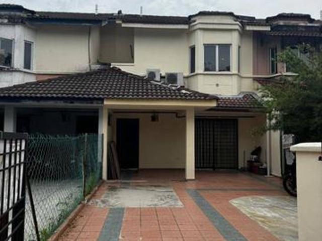 Double storey saujana utama 1