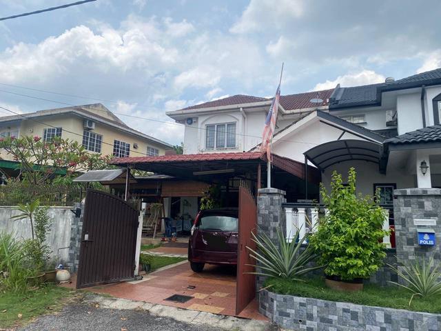 Double Storey Semi D Taman Ixora Bandar Baru Salak Tinggi