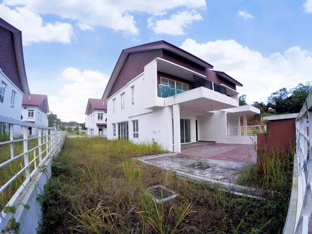 Double storey semi d Taman jenderam damai