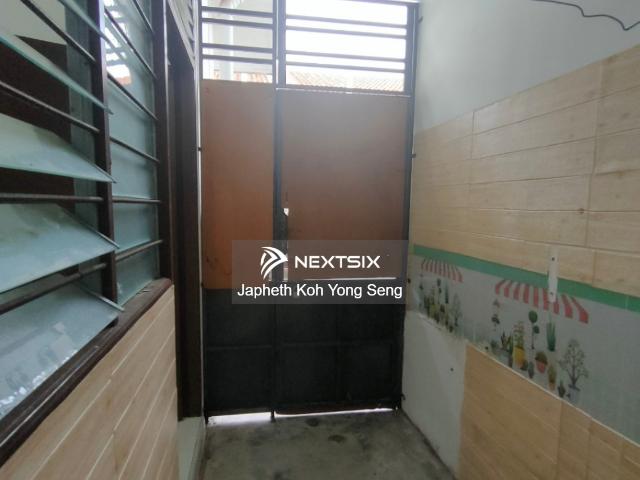 Double storey Semi D Warehouse For Sale Location: Demak laut Size: 20 point + Leasehold: Until 2074 Selling Price: RM 1Million