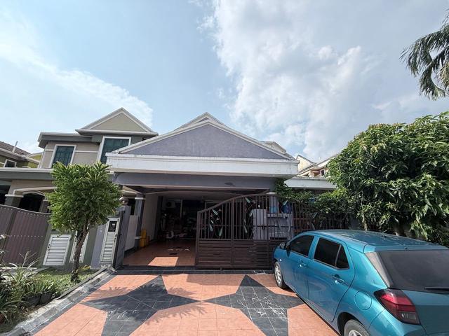 Double storey Semi D Warisan Indah Kota Warisan SEPANG
