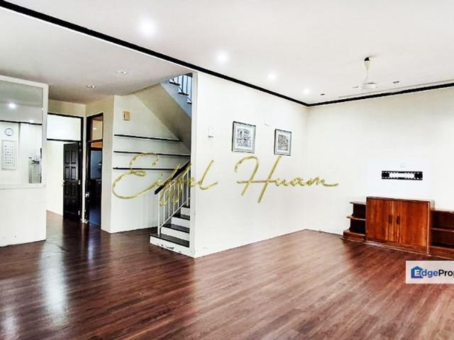 Double Storey Semi D with Spacious with Big Land Area