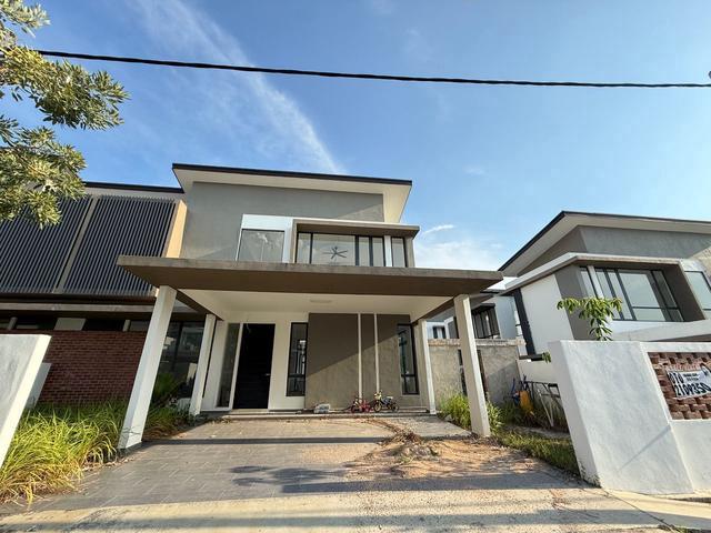 Double Storey Semi D Country Villa Air Keroh near Vista Kirana