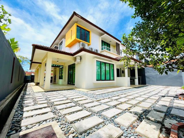 Double Storey Semi D House Green Heights near AirportBDCGalacity