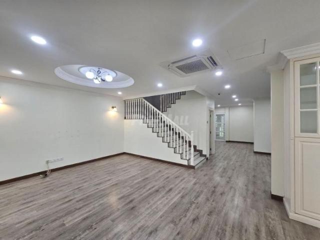 Double Storey Semi D House @ Kelab Golf Shah Alam