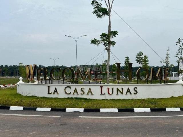 DOUBLE STOREY SEMI D LA CASA LUNAS 8,KULIM