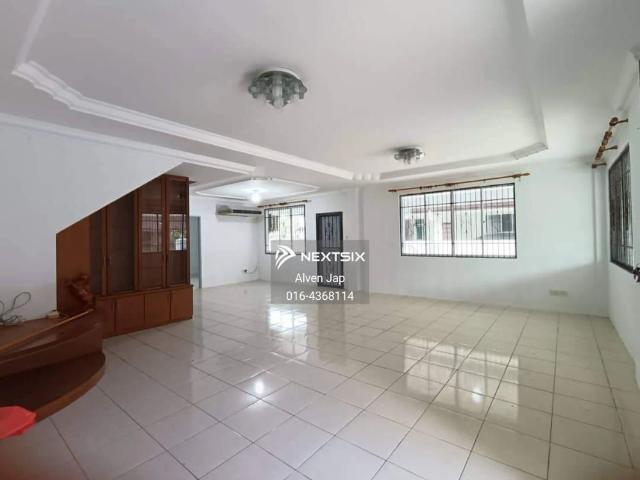 Double Storey Semi D @ Sri Moyan For Rent