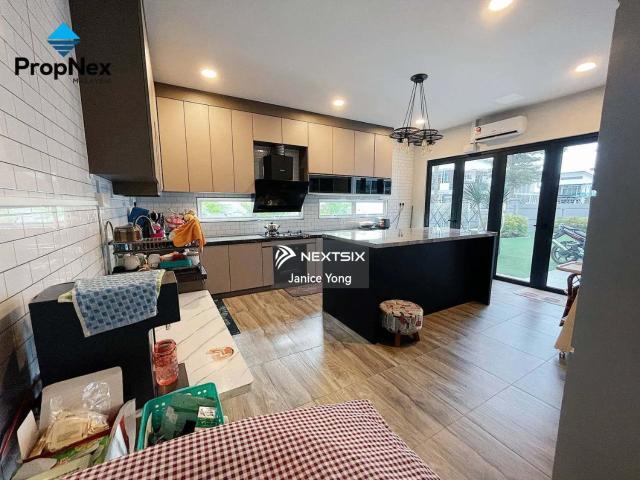 Double Storey Semi Detached, corner facing main road