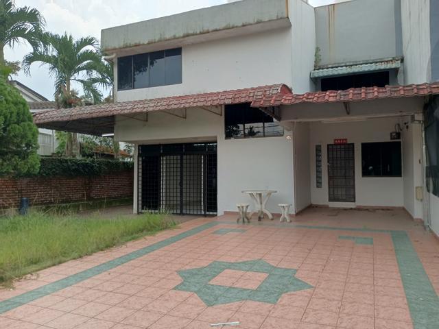 Double Storey Semi Detached house at Taman Dawani Senai