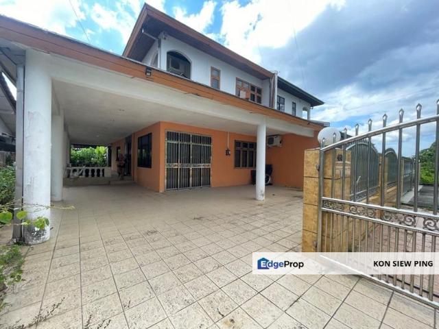 Double storey Semi Detached house For Sale! Located at 3rd mile Jalan Datuk Tawi Sii