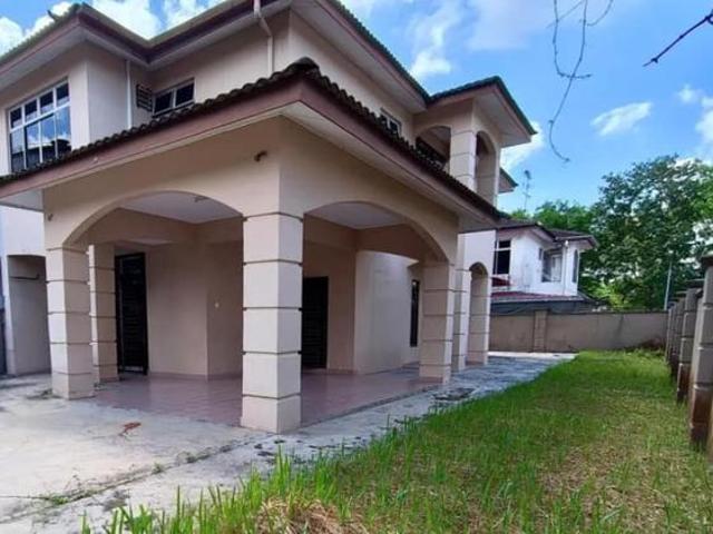 Double storey semi detached house Taman Melawati Skudai Gelang Pata