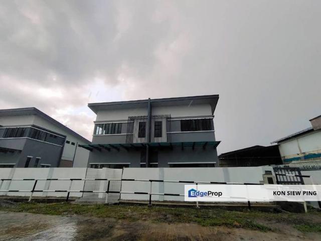 Double Storey Semi Detached Light Industrial Building FOR SALE! Located at ROCCA Business Park, Batu Kitang
