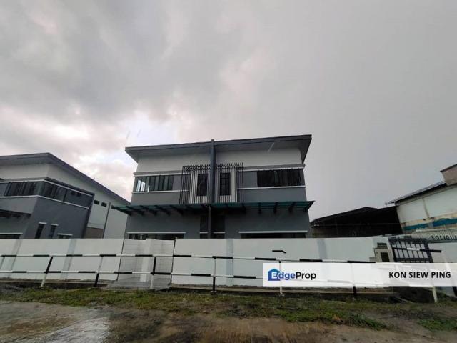 Double Storey Semi Detached Light Industrial Building For Sale! Located at ROCCA Business Park, Batu Kitang kuching