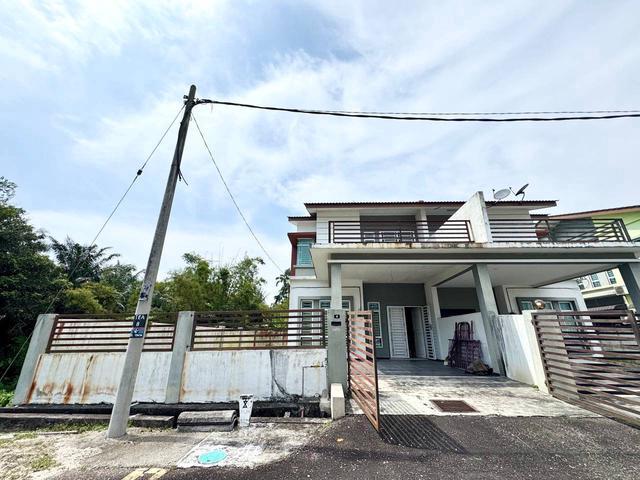 Double Storey SemiD Endlot Taman ApiApi Emas Pontian