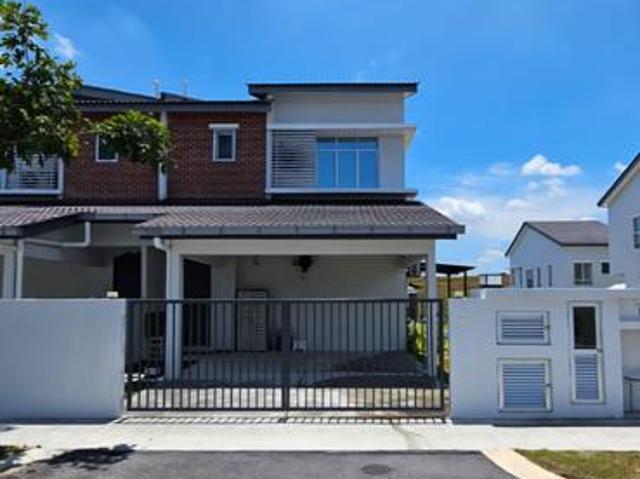 Double Storey SemiD House in Tmn Iringan Bayu Seremban 3200sqft