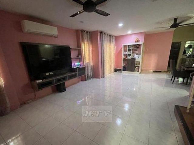 Double Storey SemiD House Kemuning Greenhill Partially furnished