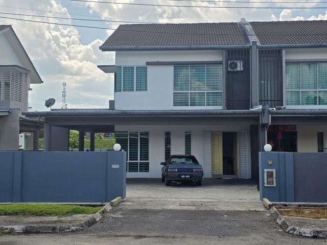 Double Storey SemiD Taman Bukit Berangan For Rent with Grille