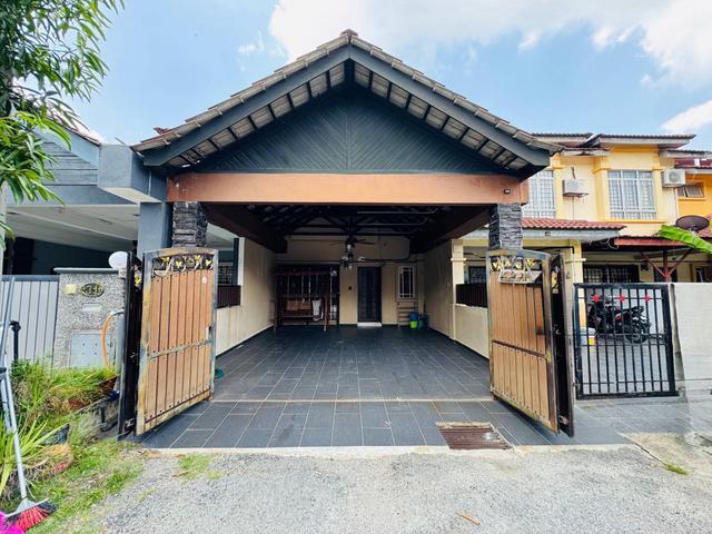 Double Storey Seri Pristana Saujana Utama Sungai Buloh