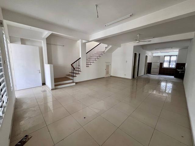double Storey Serimba Laman Tasik Bandar Bukit Mahkota Bangi KUIS