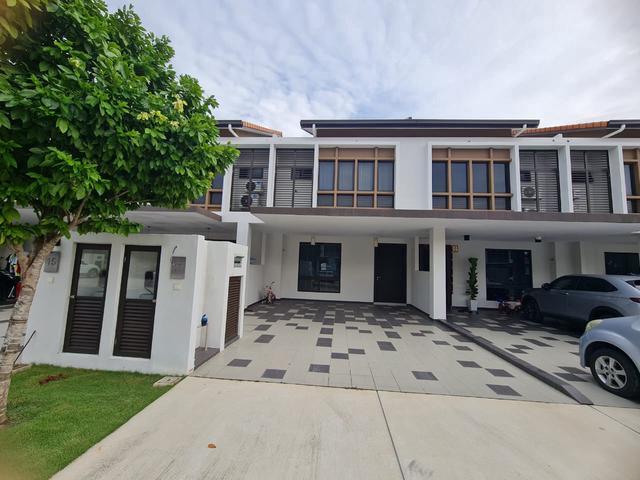Double storey setia Warisan Tropika Kota Warisan Sepang FOR SALE