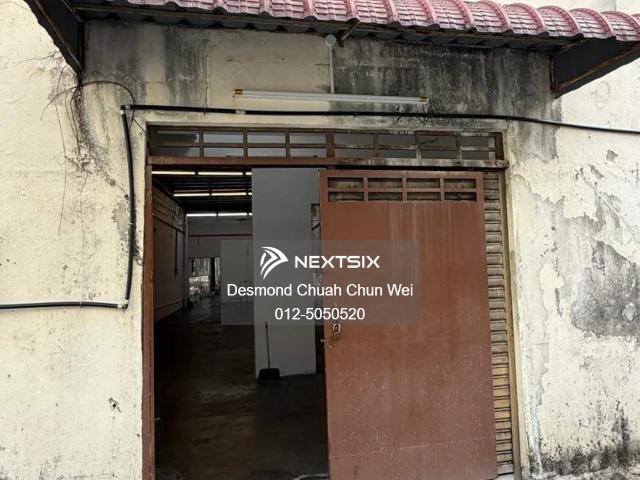 Double Storey Shophouse at Lebuh Kimberley Facing Main road For Rent
