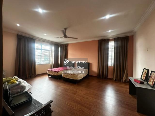 Double Storey Shoplot @ Taman Pulai Utama. 2.5Km to UTM. Sell only RM698k