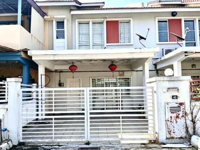 Double Storey Taman Dato Demang Equine Park Seri Kembangan Selangor