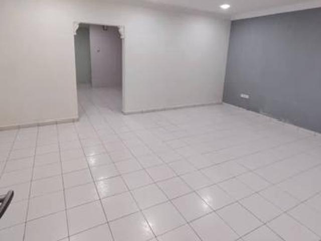 Double storey taman daya