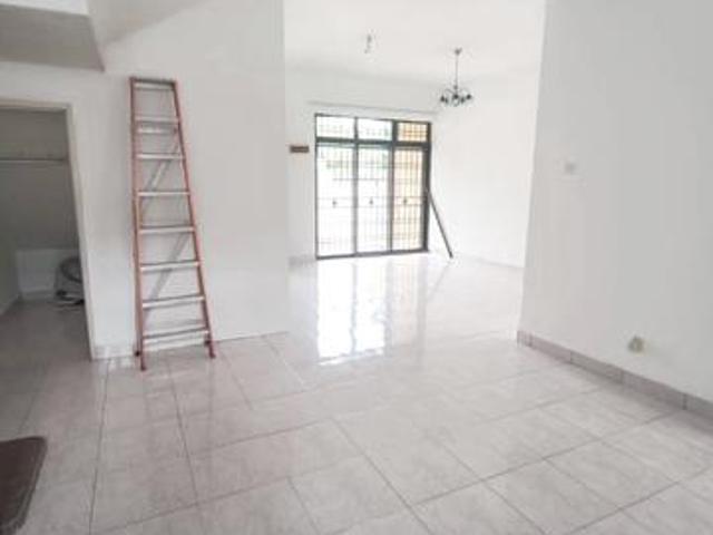 Double Storey Taman Desa Tebrau Gaya Mount Austin Pelangi Indah