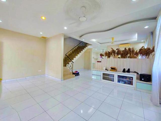 Double Storey Taman Jelok Impian KajangFULLY RENOVATEDEND LOT NEGO