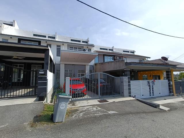 Double storey taman kelubi idaman jasin