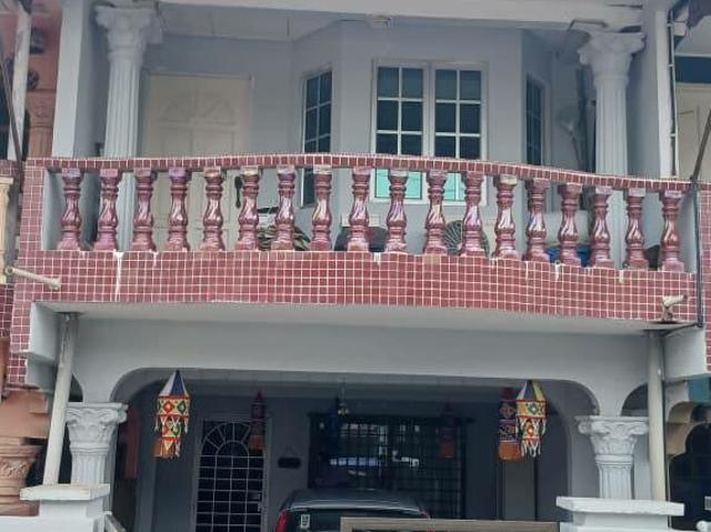 Double Storey Taman Lindungan Jaya, Taman Medan, PJS 4, Petaling Jaya SELANGOR