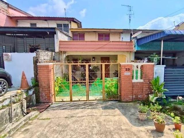DOUBLE STOREY TAMAN PLENTONG BARU Renovated Freehold