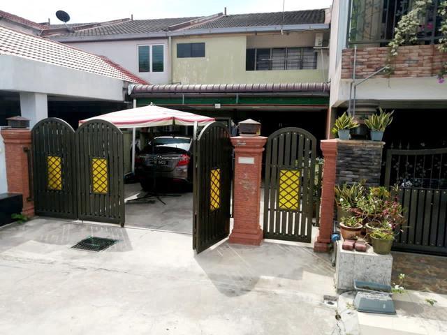 Double Storey Taman Sri Putra Banting Jual Murah