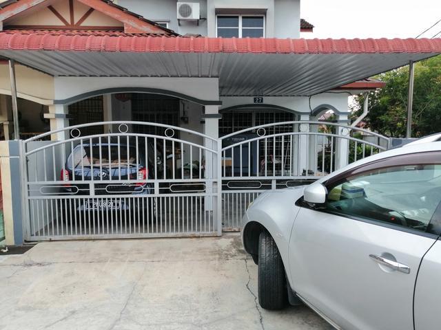 Double Storey Terace House corner unit
