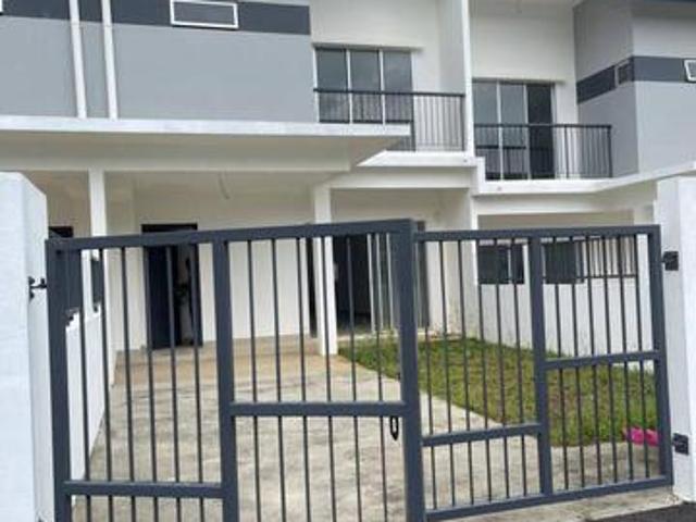 Double Storey TerraceTaman Puncak Warisan kulai Kota Tinggi