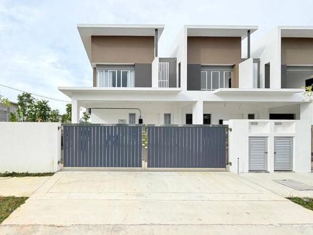 Double Storey Terrace 22x90 GG Freehold Extra Land 20 Di Kluang