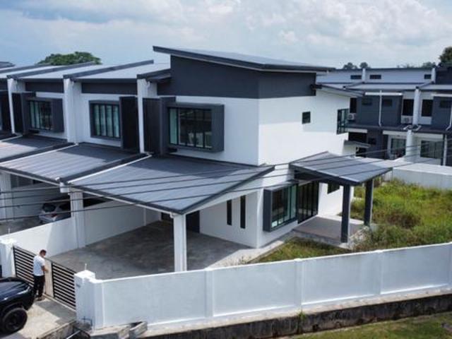Double Storey Terrace Corner House at Uni Garden