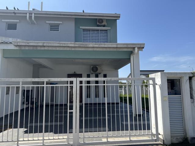 Double storey terrace Corner lot for rent