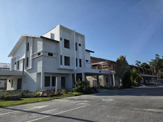 Double Storey Terrace and Double Semi Detached House Stephen Yong
