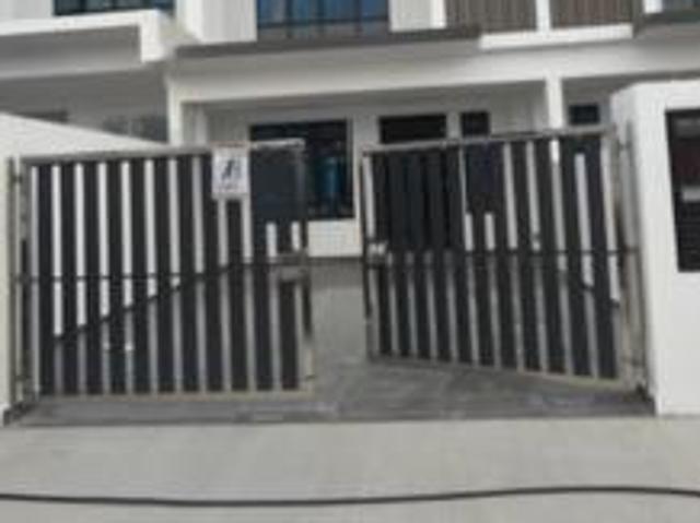 Double storey Terrace Gelang patah Jalan kupang Freehold 4bed jb