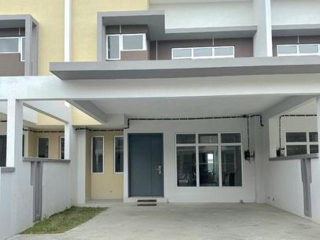 Double Storey Terrace Dcendana Bandar Tasik Kesuma Beranang