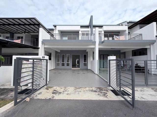 Double Storey Terrace di Taman Desa Ros Paroi Senawang Negeri Sembilan